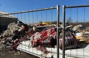 Zollfahndungsamt München: ZOLL-M: Weiterer Tatverdächtiger seit 27.08.2025 in Untersuchungshaft. Mülltransporte in die Tschechische Republik.