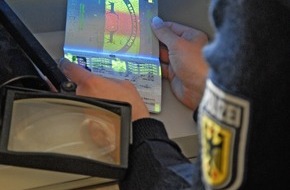 Bundespolizeidirektion München: Bundespolizeidirektion München: Urkundenfälscher bei Grenzkontrolle gefasst - Ivorer manipuliert Reisepass