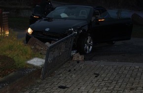 Polizei Minden-L&uuml;bbecke: POL-MI: Pkw kracht gegen Stra&szlig;enschild und Mauer