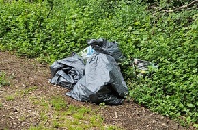 Polizeipräsidium Ulm: POL-UL: (GP) Wangen - Müll im Wald entsorgt / Unbekannte hinterließen die vergangenen Tage ihren Unrat in einem Waldstück bei Wangen.