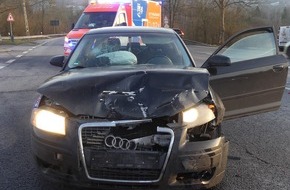Kreispolizeibehörde Oberbergischer Kreis: POL-GM: Drei Leichtverletzte bei Unfall auf L302