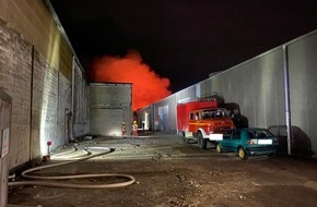 Freiwillige Feuerwehr Weeze: Feuerwehr Weeze: Industriehallenbrand