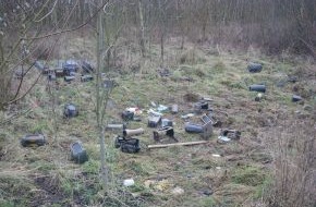 Polizei Düren: POL-DN: Diebe verwüsten Tetzer Friedhof