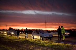 Polizeidirektion Hannover: POL-H: Fotoprojekt "Hellfeld" / Einladung zu einer Vernissage und Pressetermin
