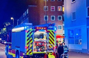 Feuerwehr Gelsenkirchen: FW-GE: Menschen Rettung &uuml;ber Drehleitern in Gelsenkirchen