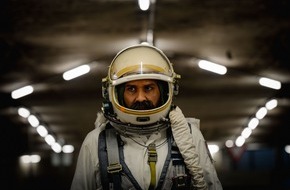 MDR Mitteldeutscher Rundfunk: „KOSMOS CHEMNITZ“: MDR schickt „Karl Marx“ als Kosmonaut ins Europäische Kulturhauptstadtjahr 2025