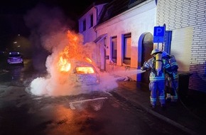 Freiwillige Feuerwehr der Stadt Goch: Feuerwehr Goch: Brandstiftung: PKW-Brand droht auf Wohnhaus überzugreifen