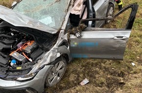 Polizei Bielefeld: POL-BI: Pkw überschlägt sich in der Autobahnausfahrt