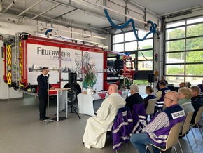 FW-EN: Feuerwehr Hattingen stellt drei neue Hilfeleistungslöschgruppenfahrzeuge in Dienst - Investition in die Sicherheit der Bevölkerung