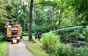 Feuerwehr Gelsenkirchen: FW-GE: Fischen bekommt Hitzewelle nicht - Feuerwehr sorgt für Sauerstoffzufuhr -
