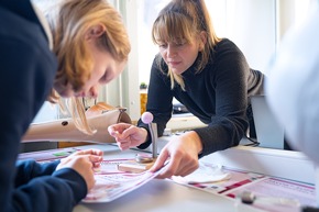 &quot;Verbrecherjagd&quot; an Humpis-Schule Ravensburg (14.-16.07.): Coaches machen Lust auf MINT-Berufe
