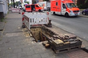 Polizei Münster: POL-MS: Pedelec-Fahrerin stürzt in Baugrube - 77-Jährige schwer verletzt