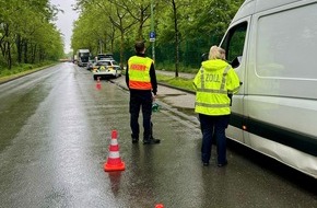 Hauptzollamt Duisburg: HZA-DU: Zoll nimmt Paketdienstleister ins Visier - Bundesweite Schwerpunktpr&uuml;fung gegen Schwarzarbeit und illegale Besch&auml;ftigung
