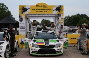 Skoda Auto Deutschland GmbH: In der Hitze ganz cool: SKODA Pilot Kreim feiert zweiten Sieg im Fabia R5 in Serie (FOTO)