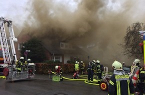 Feuerwehr Haan: FW-HAAN: Drei Verletzte bei Brand eines Einfamilienhauses