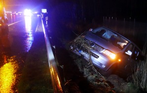 Polizeiinspektion Rotenburg: POL-ROW: ++ Drei Schwerverletzte bei Unfall auf der Hansalinie A1 - Polizei sucht Zeugen ++ Junger Fahrer verunglückt im Porsche auf der Autobahn ++ Trunkenheitsfahrt endete am Straßenbaum ++