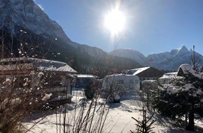 ZDF: Zu kalt gibt's nicht: "ZDF.reportage" über Wintercampen im Schnee (FOTO)