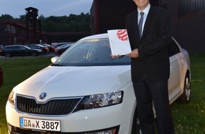 Skoda Auto Deutschland GmbH: SKODA Rapid mit 'red dot' Designpreis ausgezeichnet (BILD)