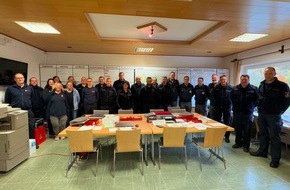 Feuerwehr Wenden: FW Wenden: Übung der Einsatzleitung der Feuerwehr Wenden