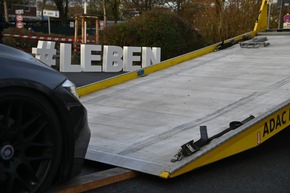 POL-E: Essen: Verkehrsdienst kontrolliert getunte Autos anlässlich Motorshow - Knapp ein Drittel der Fahrzeuge weist Verstöße auf - 15 Pkw sichergestellt