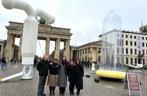 Deutsche Stiftung Weltbevölkerung (DSW): Rückschritt verhüten / Die DSW setzt ein unübersehbares Zeichen gegen die Vernichtung von Kontrazeptiva und für Selbstbestimmung