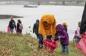 Teekanne GmbH & Co. KG: Pressemitteilung: TEEKANNE und das Clean River Project befreien das Rheinufer von Müll