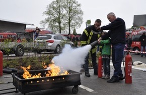 Freiwillige Feuerwehr Bedburg-Hau: FW-KLE: Maifest und Feuerwehr-Aktionstag in Till-Moyland: "Helden gesucht!"