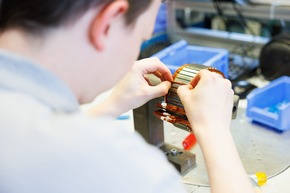 Neue Studie zeigt Bedeutung der Verteidigungsindustrie