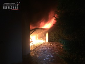 FW-MK: Garage brennt in voller Ausdehnung
