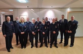 Feuerwehr Olpe: FW-OE: Ehrung für langjähriges Engagement der Feuerwehrangehörigen
