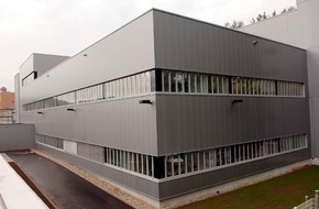 Deutsche Homöopathie-Union DHU-Arzneimittel GmbH & Co. KG: DHU weiht neues Produktionsgebäude ein
