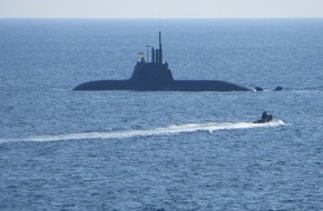 Presse- und Informationszentrum Marine: "U33" kehrt nach acht Monaten heim