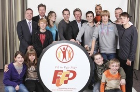 Malteser in Deutschland: Wettbewerbstart: Die Malteser und die Deutsche Eishockey Liga (DEL) suchen die besten Schulkonzepte gegen Mobbing und Gewalt / Jetzt bewerben für "Fit in Fair Play"-Trophy 2011