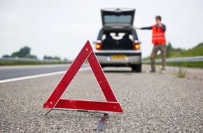 CosmosDirekt: Was tun bei einer Panne auf der Autobahn? (FOTO)