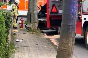 Freiwillige Feuerwehr Lügde: FW Lügde: Auslaufende Betriebsstoffe nach Verkehrsunfall
