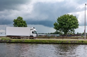 Lamilux Heinrich Strunz GmbH: LAMILUX Composites presents innovative lightweight and hygiene solutions in Lyon