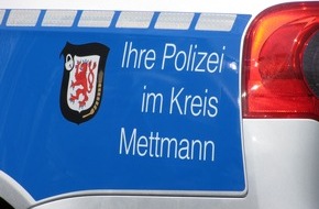 Polizei Mettmann: POL-ME: 76-jährige Fußgängerin bei Abbiegeunfall schwer verletzt -Erkrath- 2002034