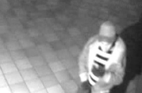 Polizeiinspektion Nienburg / Schaumburg: POL-NI: Wer kennt die abgebildete Person ? - 1000 Euro Belohung für Täterhinweis -Bild im Download-