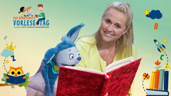 KiKA - Der Kinderkanal ARD/ZDF: KiKA-Vorleseaktion zum Bundesweiten Vorlesetag im Livestream / Singa und Fledermaus Fidi treffen Lesebegeisterte am 17. November 2023 im Baumhaus-Set