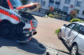 Polizeiinspektion Verden / Osterholz: POL-VER: +++ Unfallflucht in Oyten +++ Unfall mit Rettungswagen im Einsatz +++ Alkoholisiert am Steuer +++ Dreiste Diebe +++