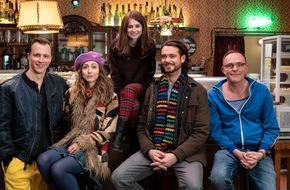 ZDFneo: ZDFneo dreht zweite Staffel der Sitcom "Nix Festes" mit Josefine Preuß