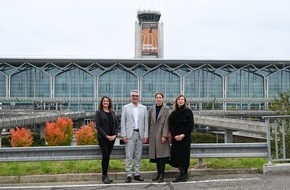 Euro Airport Basel-Mulhouse-Freiburg: Yayoi Kusama à l’EuroAirport : Une affiche géante rend l'exposition de la Fondation Beyeler visible de loin