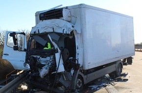 Autobahnpolizeiinspektion: API-TH: Schwerer LKW-Unfall, eine Person tödlich verletzt
