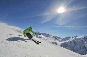 Lech-Zürs Tourismus GmbH: Sonnenskilauf in Lech Zürs am Arlberg - das Highlight für Genießer - BILD