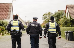 Polizei Bremerhaven: POL-Bremerhaven: Aktion "Gemeinsam Wachsam" 2023 erfolgreich be-endet: Polizisten informieren in 837 Haushalten über Schutz vor Kriminellen