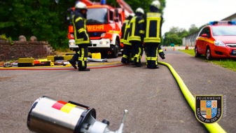 Feuerwehr Mülheim an der Ruhr: FW-MH: Rauchentwicklung im Gewerbeobjekt
