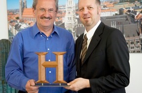 The HISTORY Channel: Bundesweite Ausschreibung des History-Awards 2006: / Christian Ude, Präsident des Deutschen Städtetages, ist Schirmherr des Wettbewerbs von THE HISTORY CHANNEL®