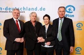 Plan International Deutschland e.V.: Kinderhilfswerk Plan Deutschland feiert 20. Geburtstag
Christa Goetsch: "Gelebte Solidarität zum Wohle der Kinder"