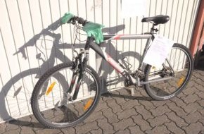 Polizeiinspektion Harburg: POL-WL: Polizei sucht Eigentümer eines Mountainbikes ++ Seevetal - Pkw gestohlen / Pkw ausgeschlachtet ++ Drage - Tageswohnungseinbruch ++ Und weitere Meldung