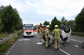 Feuerwehr Pulheim: FW Pulheim: PKW überschlug sich auf Bundesstraße